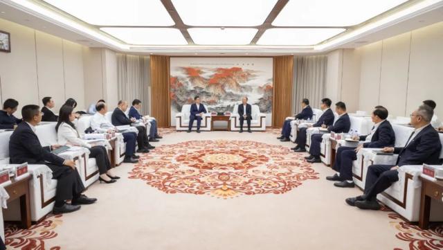 莫鼎革與廣州市委副書記、市長孫志洋舉行會(huì)談